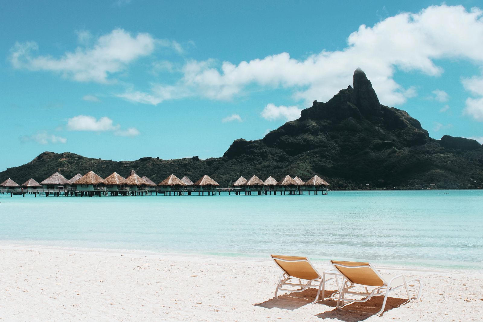 Tropical coastline and turquoise water in the Caribbean